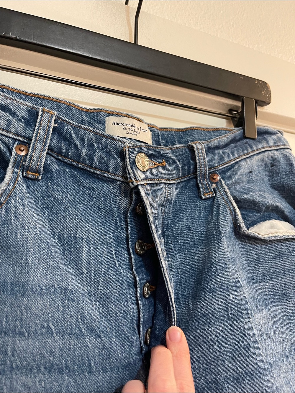 Abercrombie & Fitch 90’s Baggy Low Rise Jeans - Picture 6 of 6